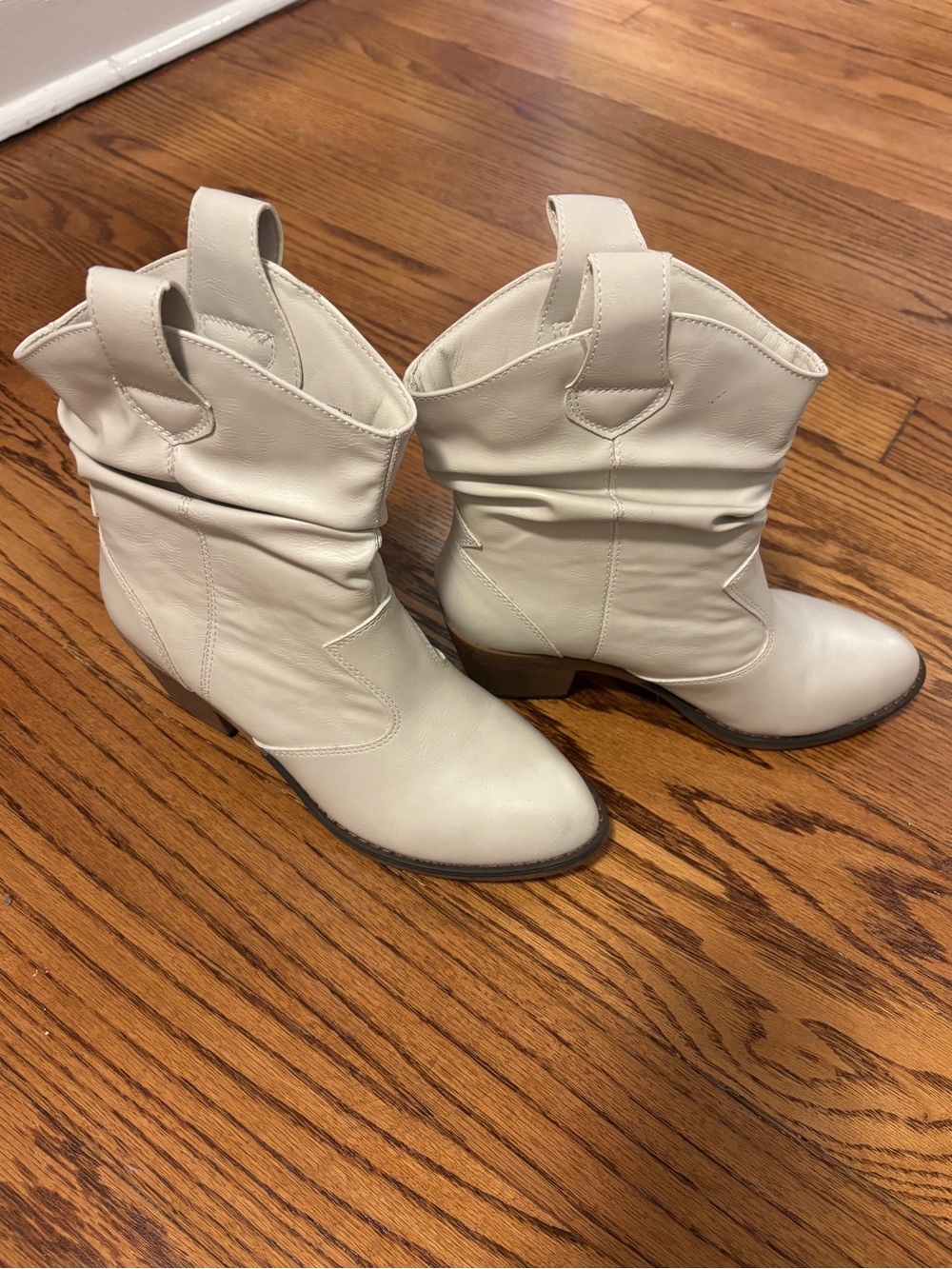 Women's White Slouchy Western Ankle Boots